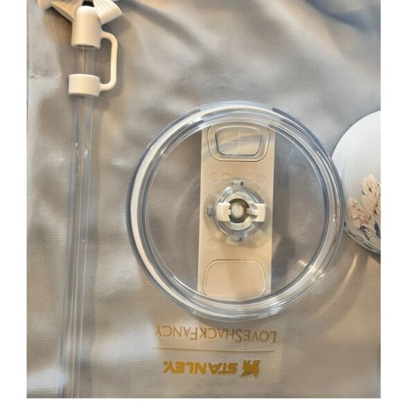 Stanley x LoveShackFancy 40oz Quencher Tumbler – Floral Blue - Picture 5 of 5